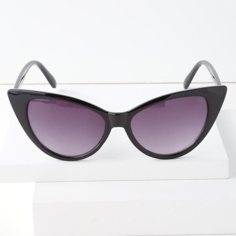 NWT LuLu’s Cat Eye Sunglasses